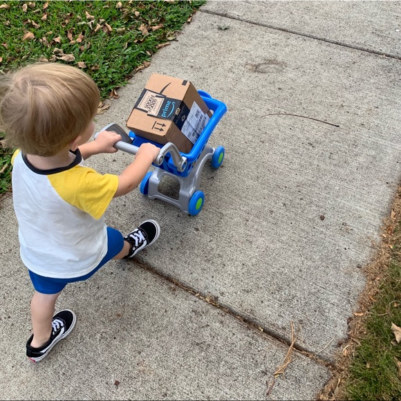 Meet your Posher, Christa - Picture 1 of 2